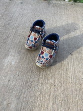 Load image into Gallery viewer, The Hugo Twister Southwestern Shoes
